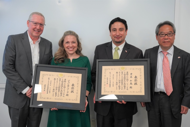 Consul General’s Commendation to Ms. Jessica Cork and Mr. Yoshi Domoto