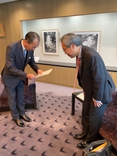 Courtesy visit to Deputy Mayor Nakamura  　　　　　　(Hand-delivered the letter from Atlanta Mayor Dickens) 