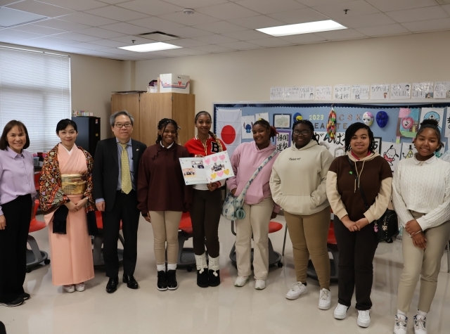 Consul General Maeda and his wife visited Coretta Scott King Young Women's Academy (CSKYWLA)