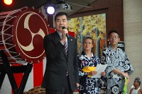 CG Hanatani giving speech