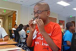 Eating Onigiri